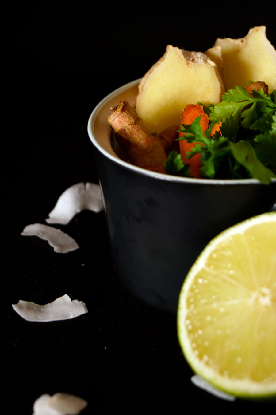 Extra creamy curried carrot soup with #turmeric #ginger #chillies & #garlic - #vegan #gf