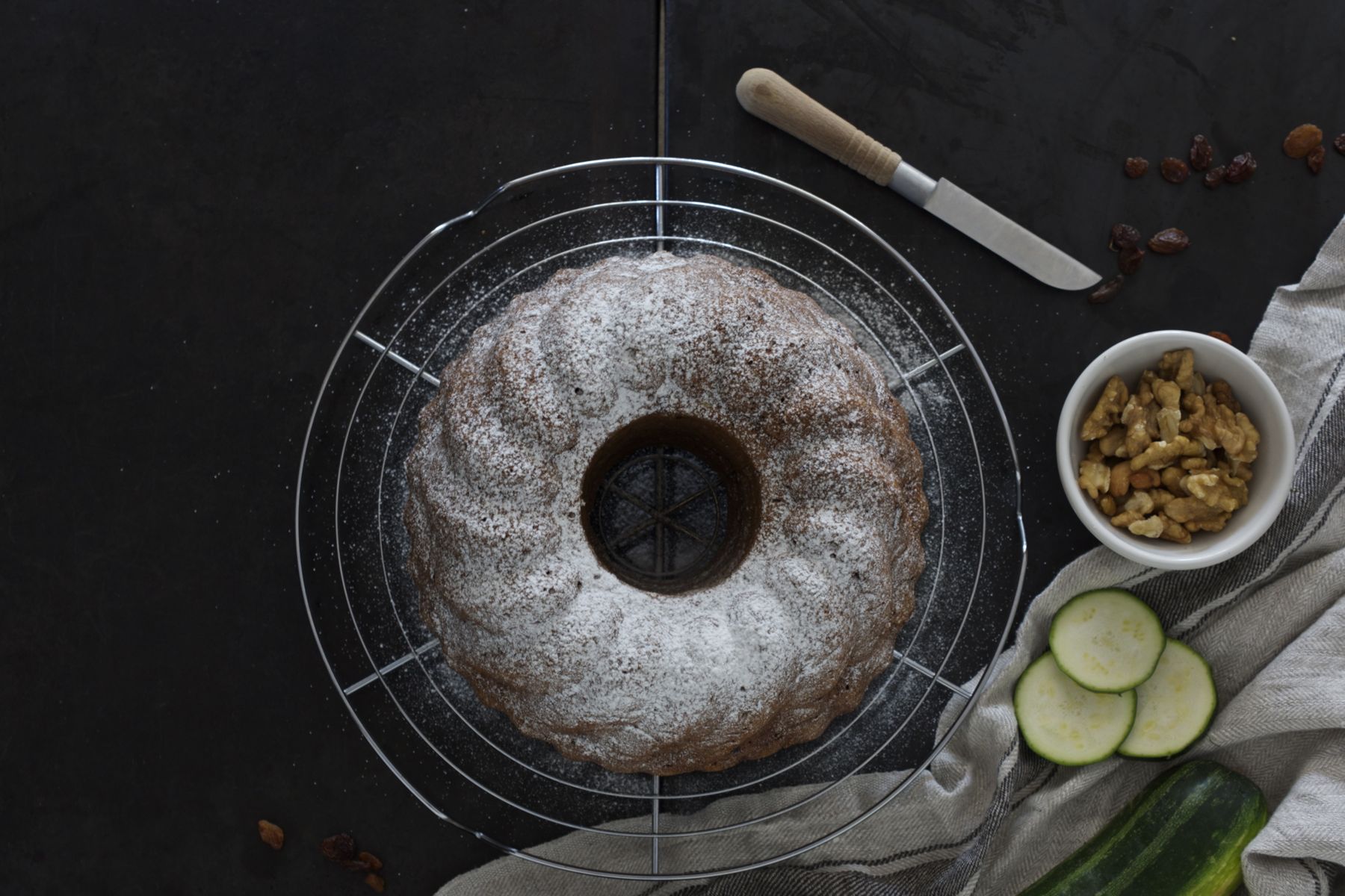 Birdeyeview onto this lovely Healthy Zucchini Bundt Cake #healtyfats #walnuts #lowonsugar